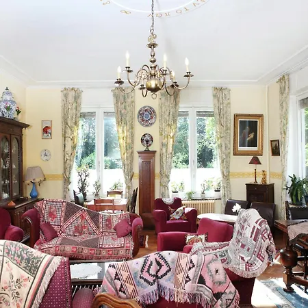 Comfortable Mansion In Doomkerke Near Forest Holiday home *