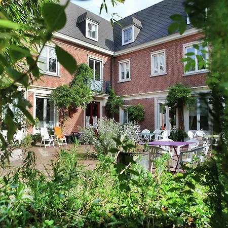 Comfortable Mansion In Doomkerke Near Forest