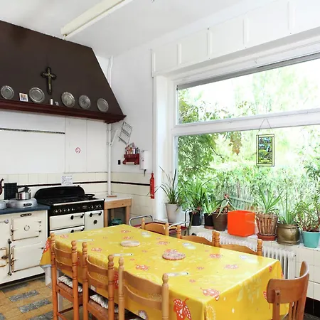 Holiday home Comfortable Mansion In Doomkerke Near Forest Ruiselede